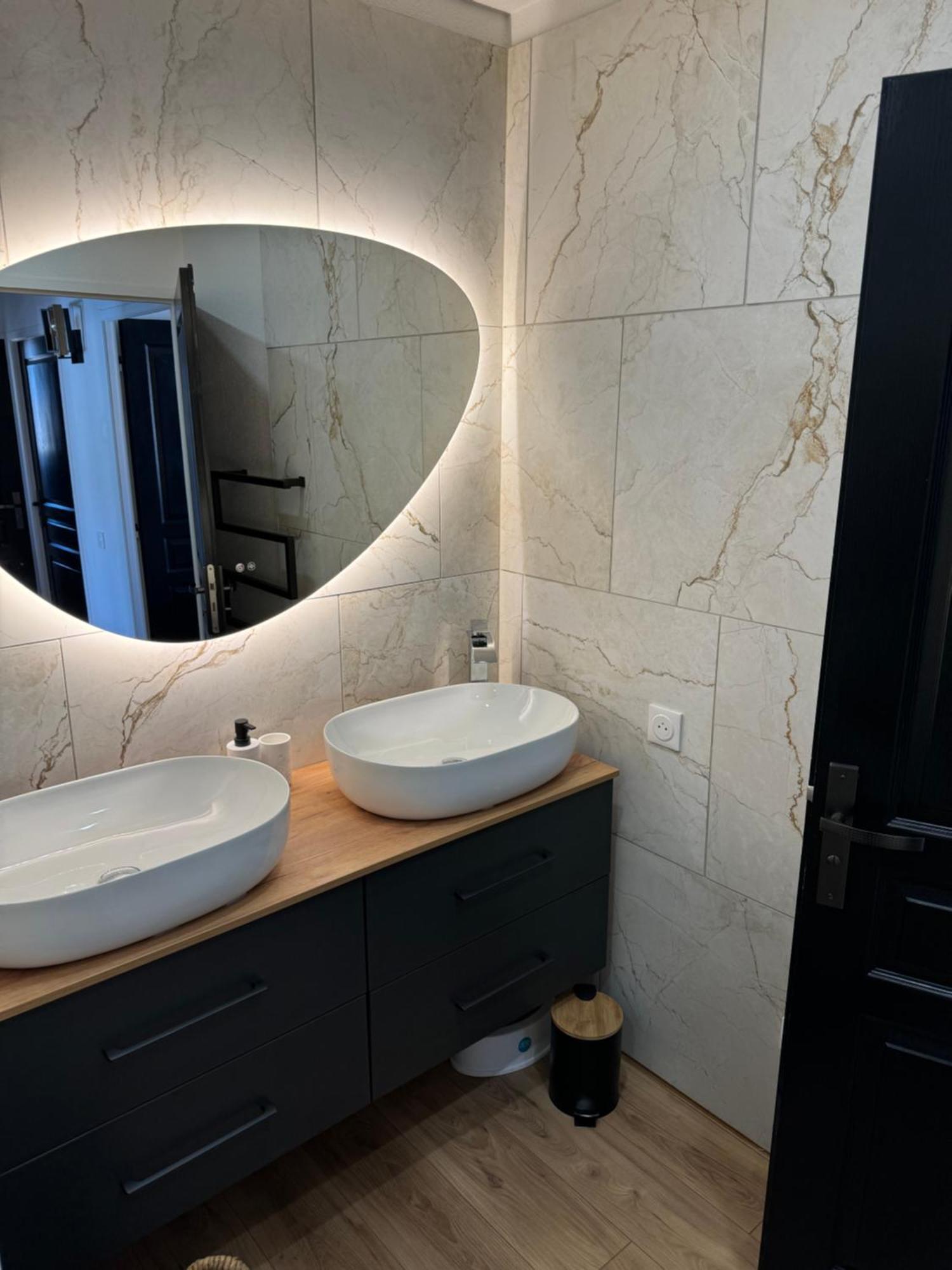 Villa La Lagune Piscine Et Spa Prives 8 Couchages Parking Prive Et Borne De Recharge Electrique Le Barcarès الغرفة الصورة